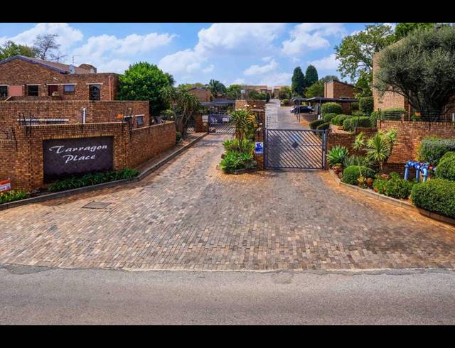 2 BEDROOM TOWNHOUSE FOR SALE IN ALLEN'S NEK